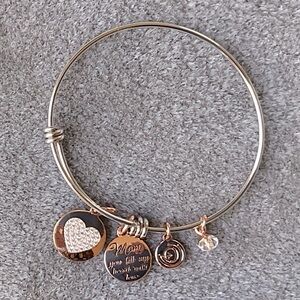 NWT LOVE THIS LIFE “Mom” Charm Bracelet